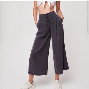 Aritzia WILFRED Free samantha cropped wide-leg pant